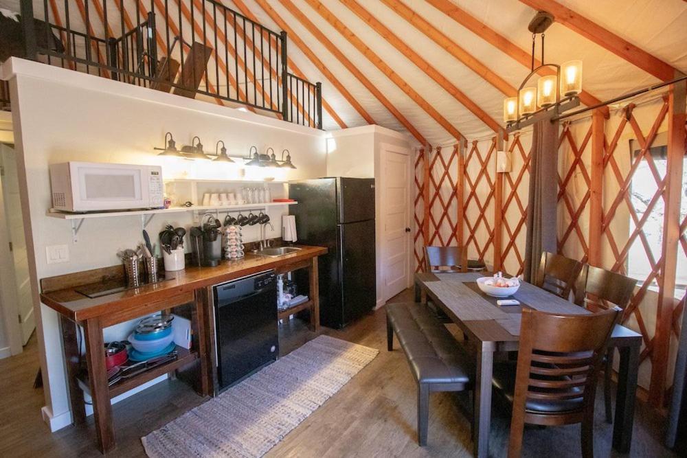 Escalante Yurts - Luxury Lodging Ngoại thất bức ảnh